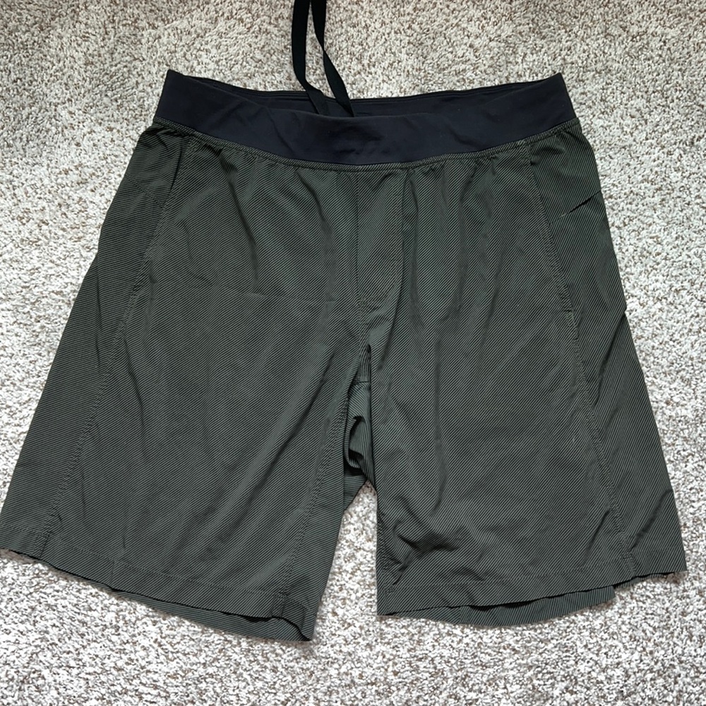 Mens lululemon XXL shorts